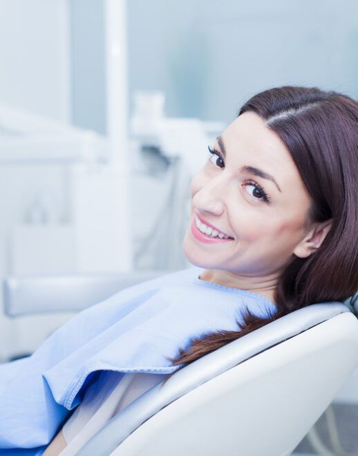 Here Is What You Need To Know About Denture Implants