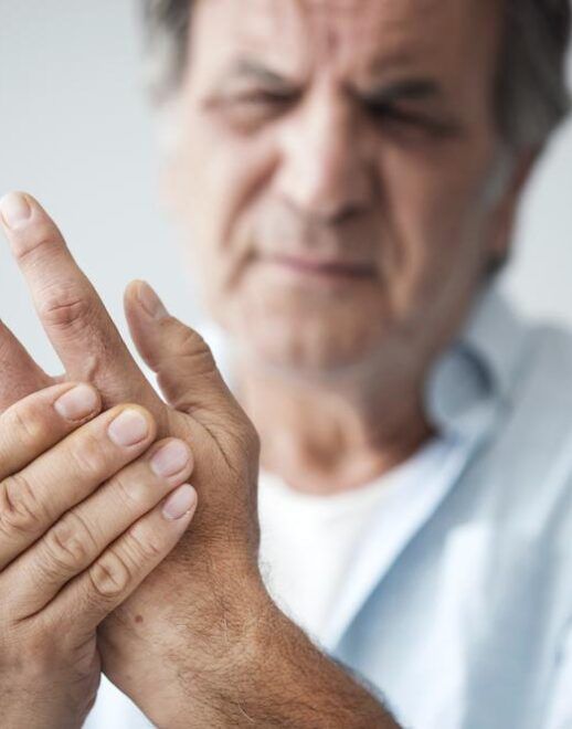 Identify The Symptoms Of Hand Pain Caused Due To Developing Medical Conditions