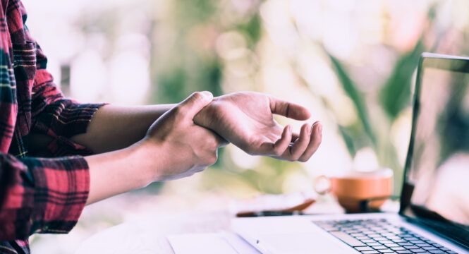 Understanding The Various Causes Of Hand Pain